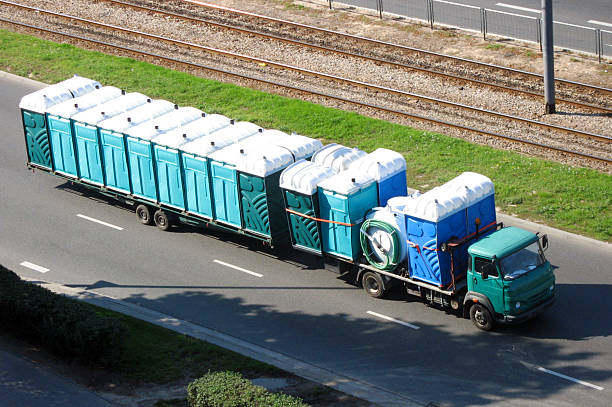 Portable Toilet Options We Offer in Hawthorn Woods, IL